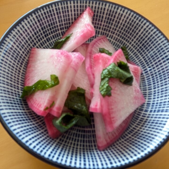 市販のらっきょう酢使用☆大葉入り紫大根の甘酢漬け